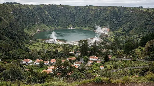 Furnas Day Trip: Cozido, Terra Nostra and Thermal Springs