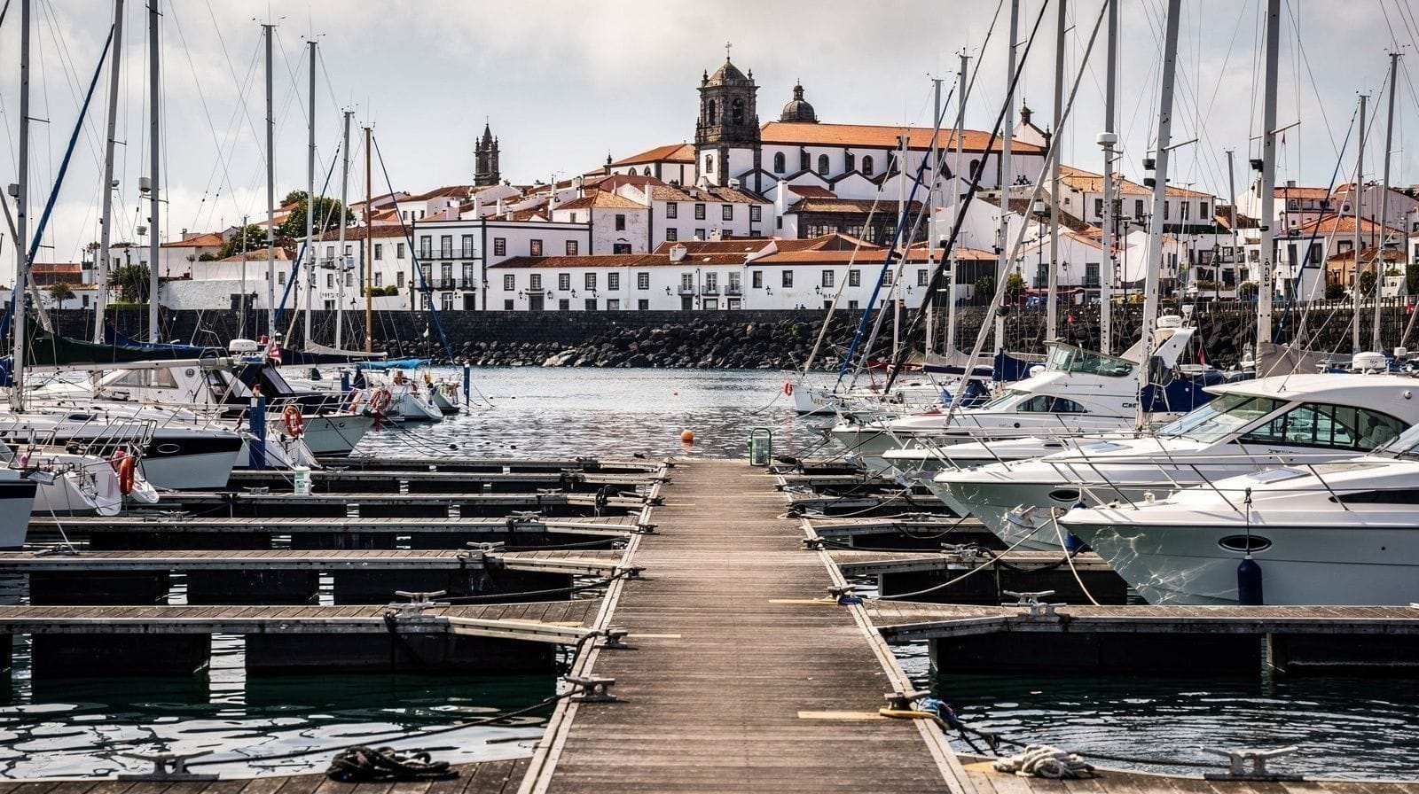 Portas do Mar: a Marina e a Zona Ribeirinha de Vela de Ponta Delgada