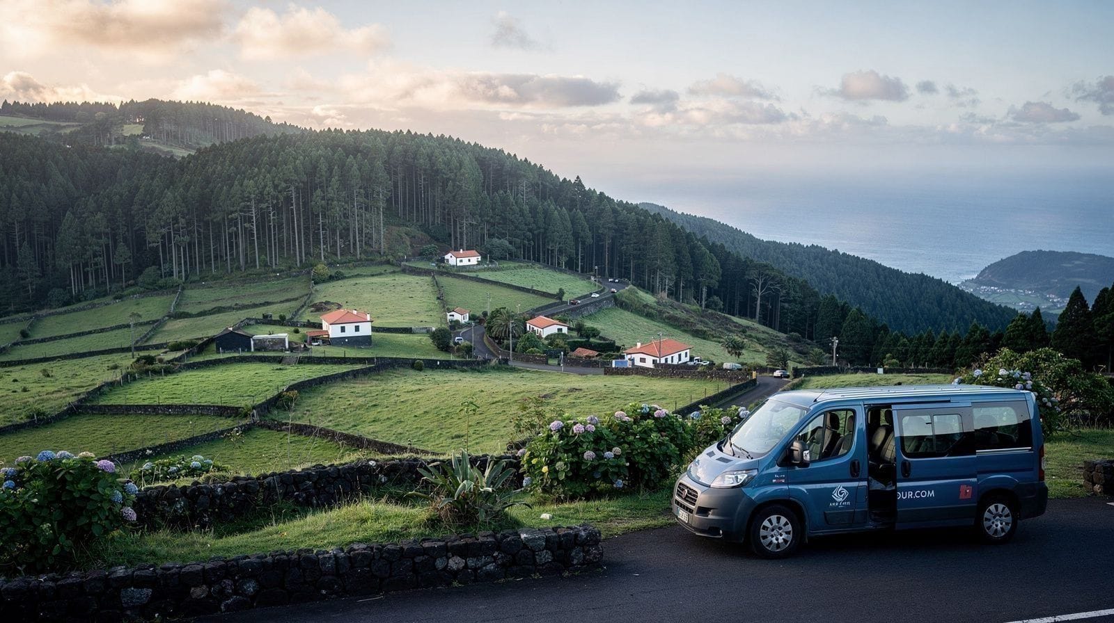 Um Tour Privado de Dia Inteiro em São Miguel: O Que Esperar
