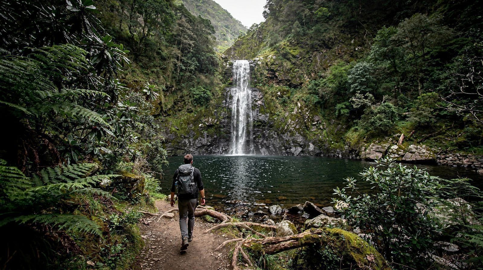 Salto do Prego: a Caminhada até à Cascata a Partir de Faial da Terra