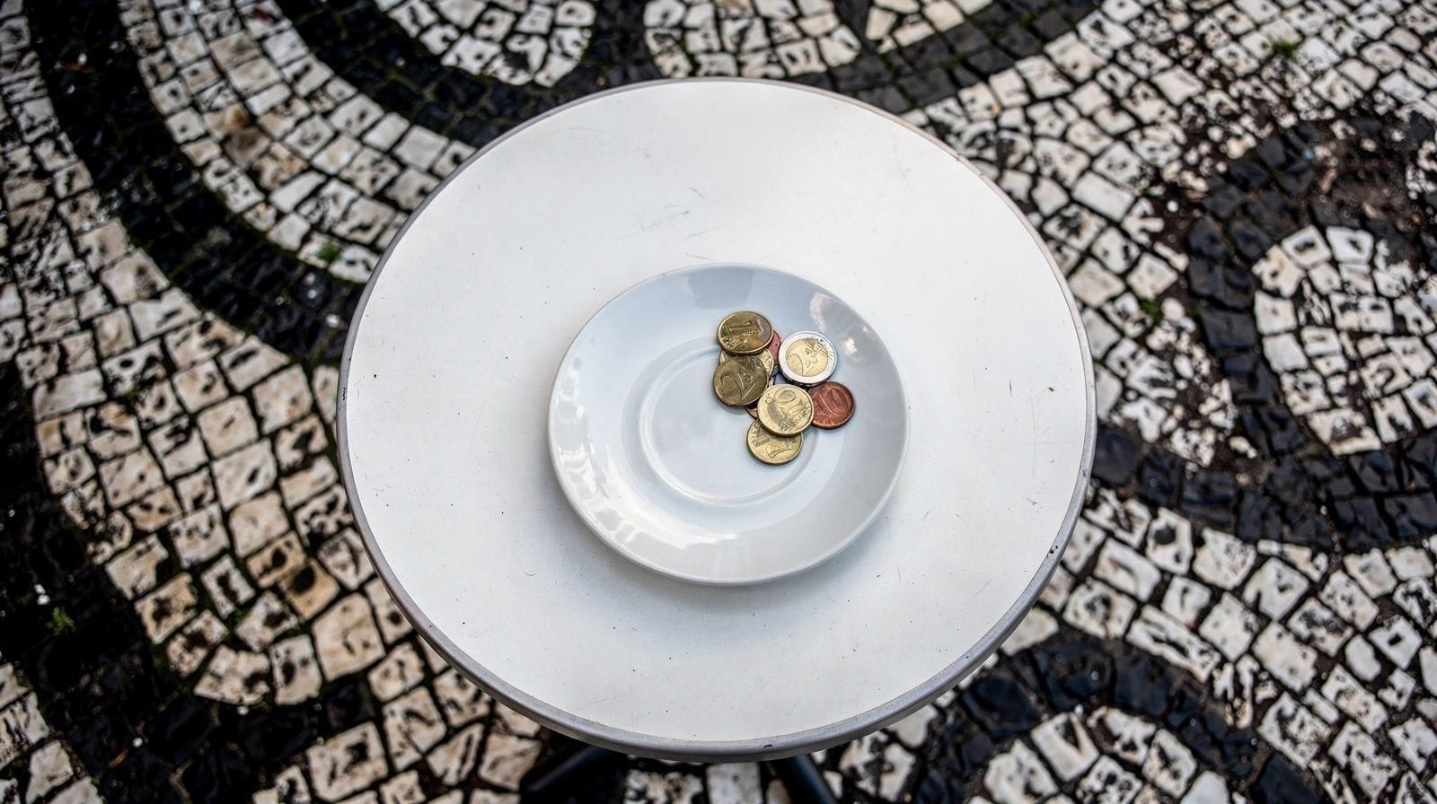 Gorjetas e IVA nos Açores: O Que Realmente se Paga
